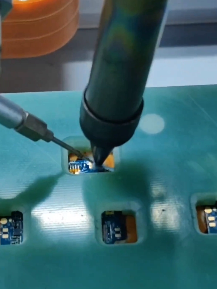 Three/Four-Axis Dual-Station High-Power Automatic Soldering Robot - Image 4
